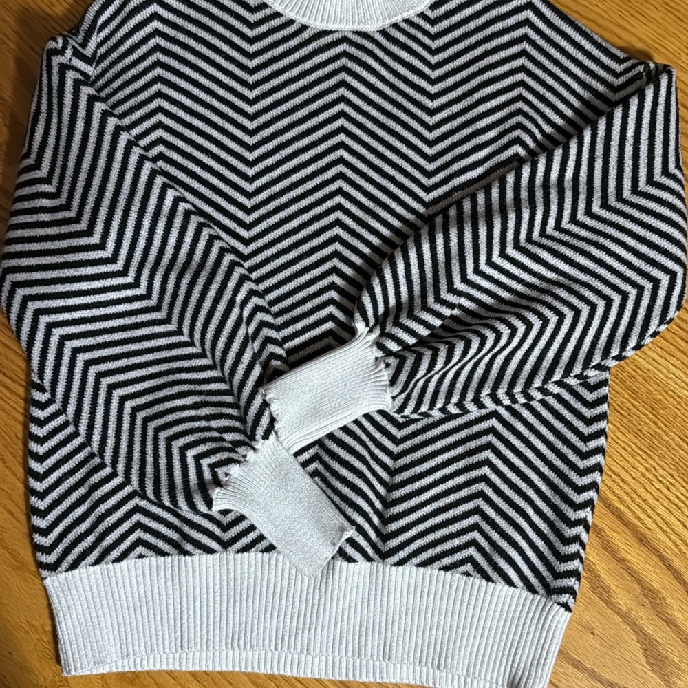 Chevron Pattern Black and White Sweater
